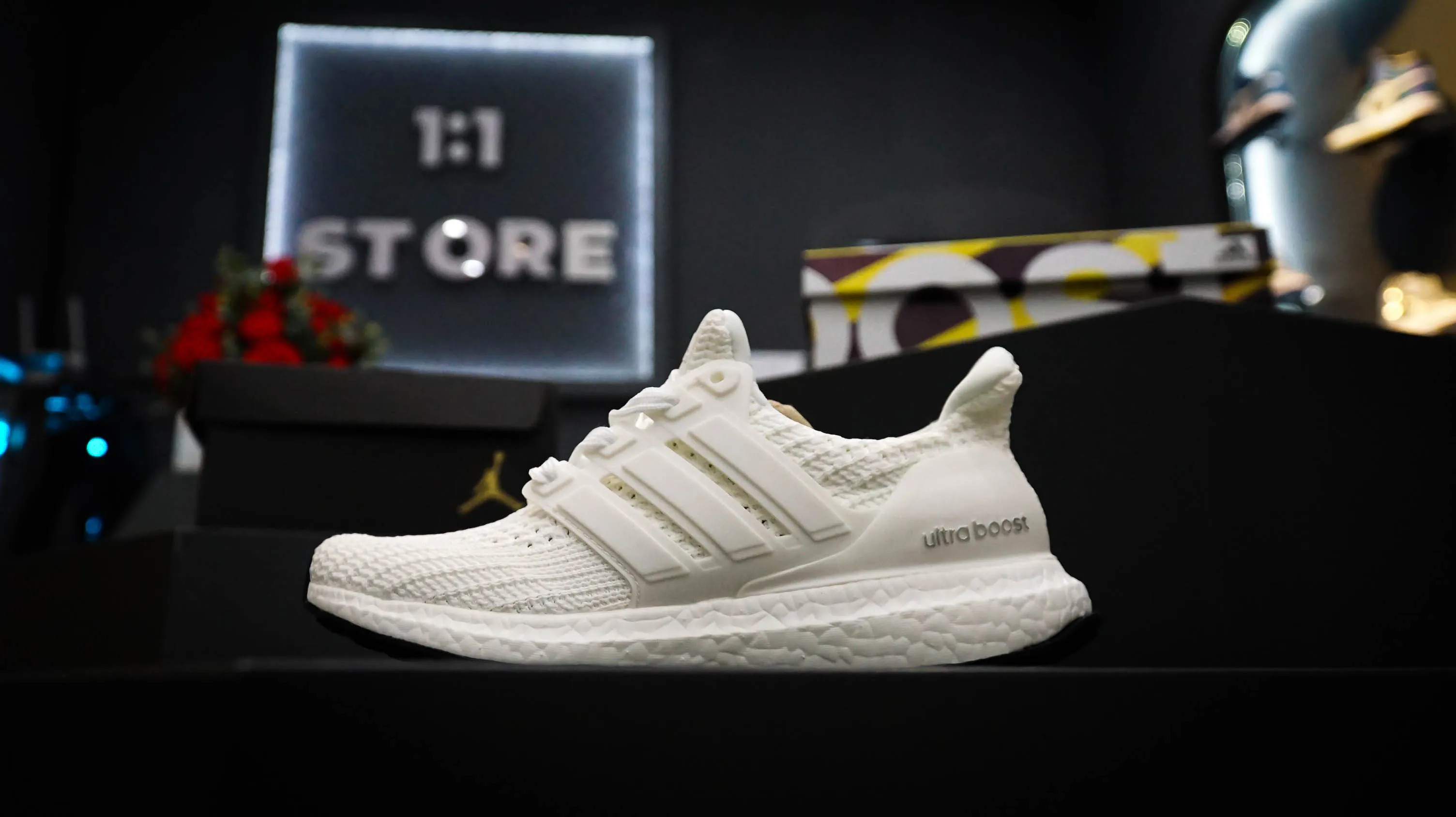 UltraBoost DNA PARLEY được Adidas ra mắt bảo vệ môi trường lạ mắt