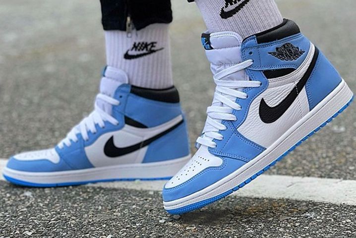 NIKE AIR JORDAN 1 HIGH OG UNC UNIVERSITY BLUE: Phiên bản Hoàn Hảo Cho Người Yêu Giày Thể Thao